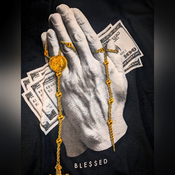 Cash and Prayer Crewneck T-shirt 🖤🤍 💰 🙏 - Picture 3 of 3